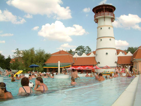 Gyopárosi parkfürdő